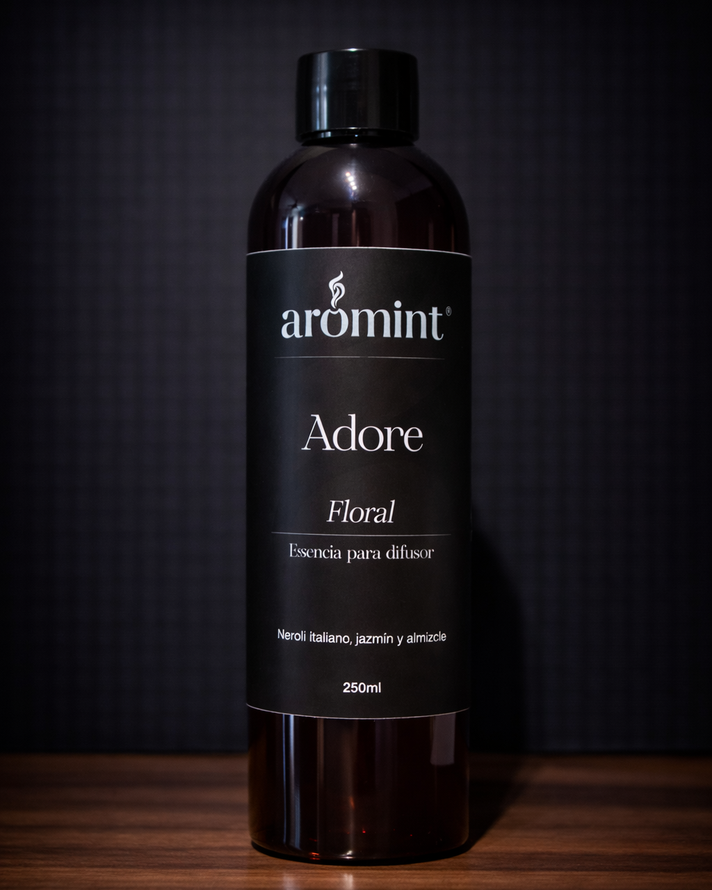 AROMA ADORE
